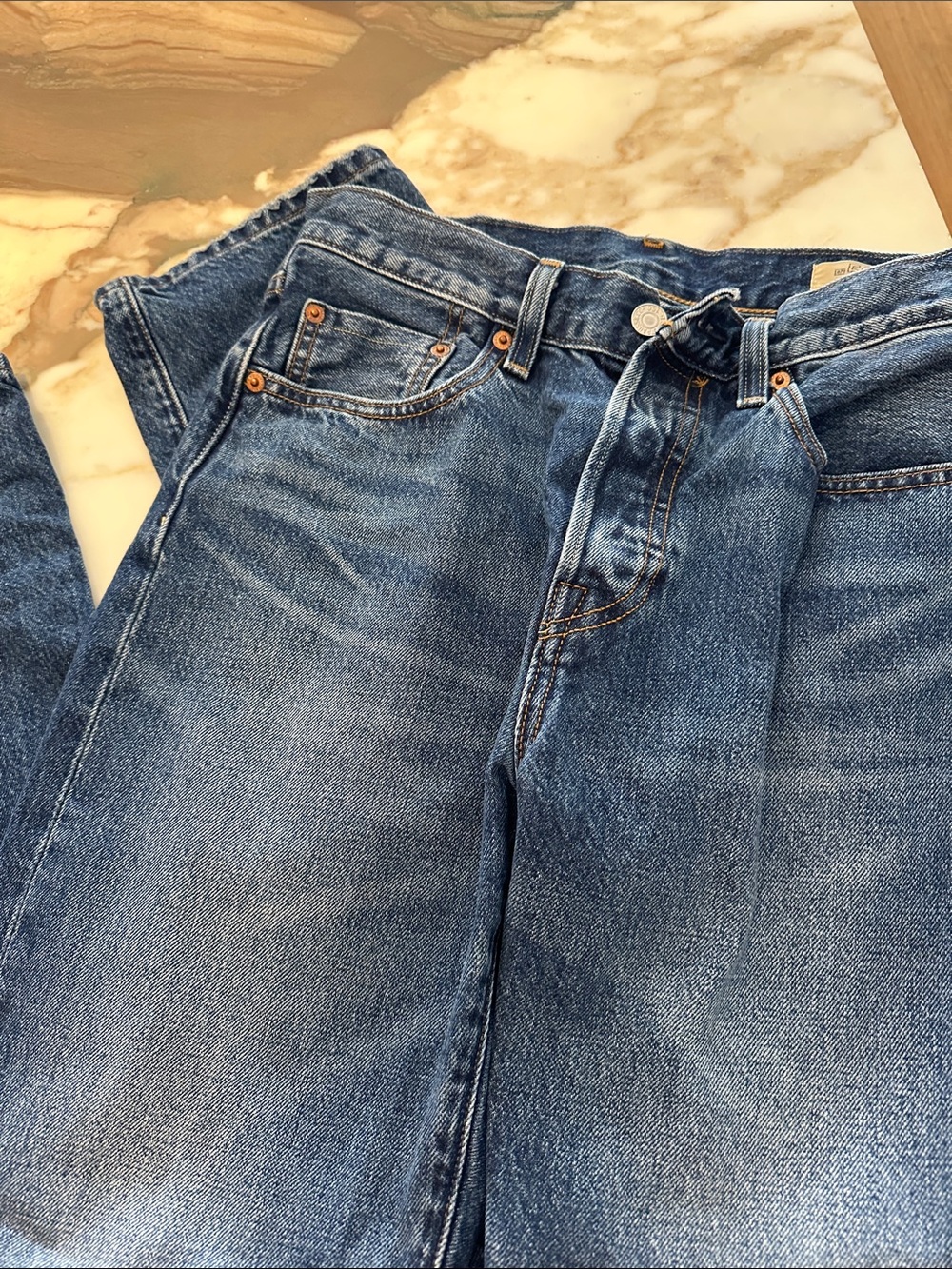 Levi's Straight Fit women’s 502 Jeans in Medium Blue